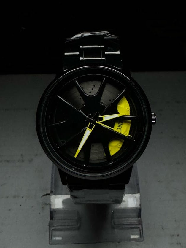 BUGGATI with YELLOW brakes calibrators | Gyro Watch