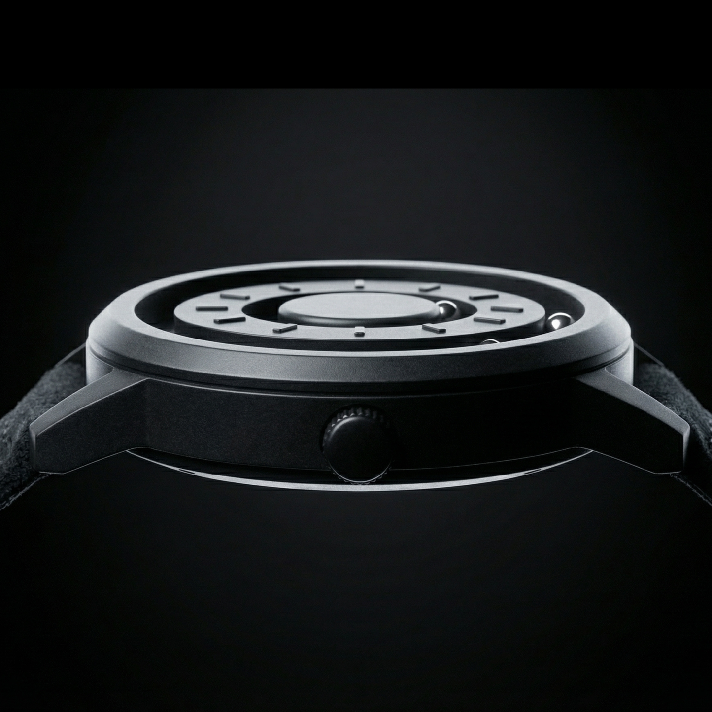 Magneto M Suede Black